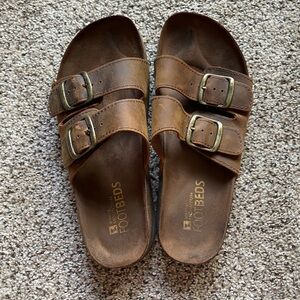 White Mountain Footbed sandals. Brown. Size 8.